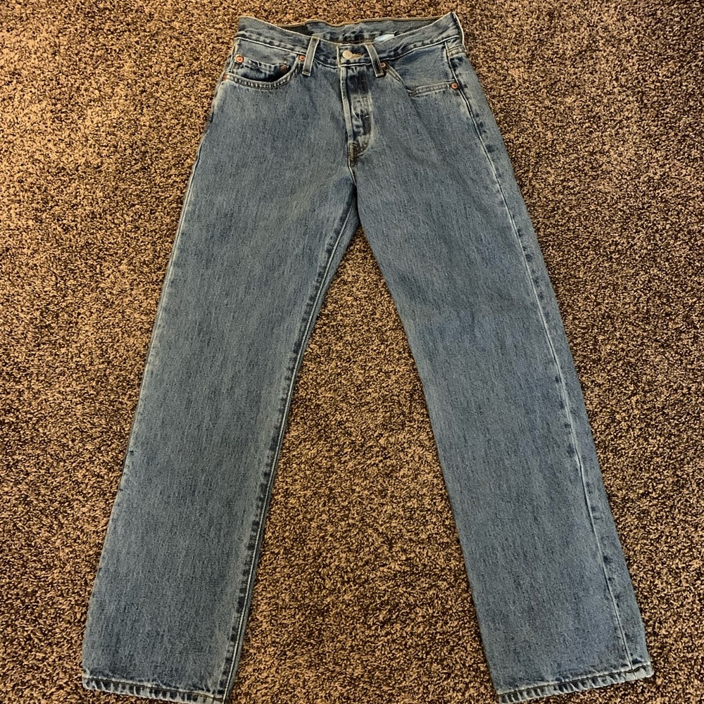 VINTAGE 90s LEVIS 501 BUTTON-FLY JEANS
